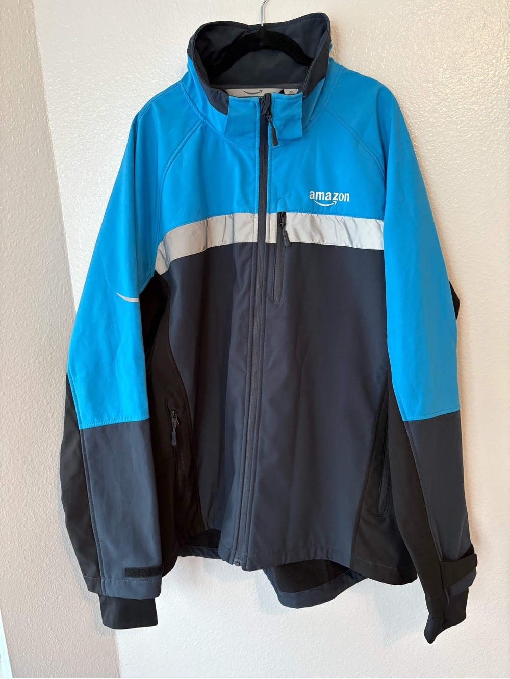 Official Amazon Driver Luly Yang Insulated Reflective Hooded Jacket Men’s XXL - Picture 3 of 15